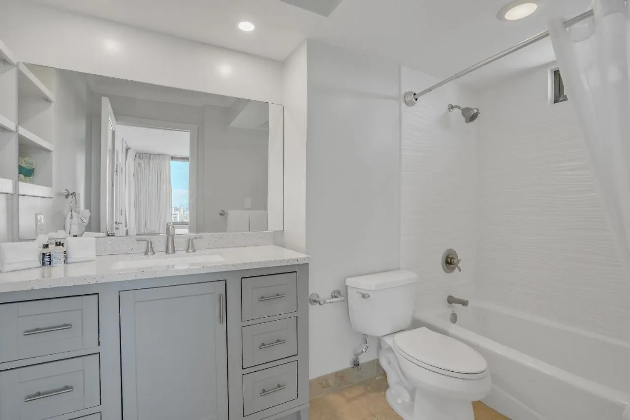 Apartment Beach Oasis With Ocean & City Views With Free Parking! Honolulu United States